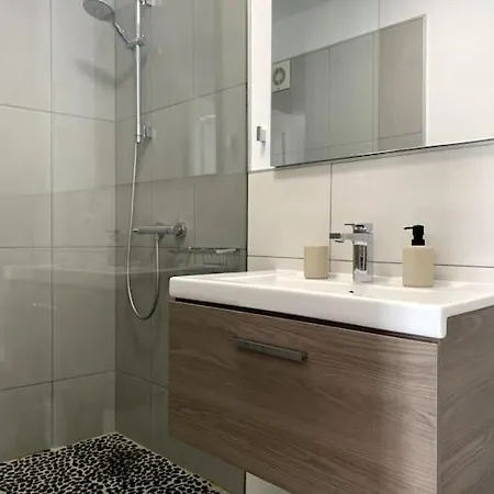 Дом отдыха Front House 'casa Neen' Коральео