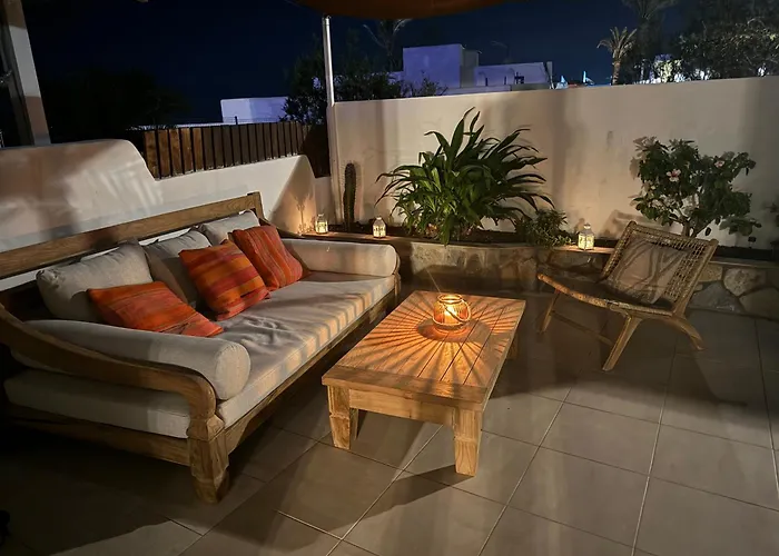 בית נופש Front House 'casa Neen'