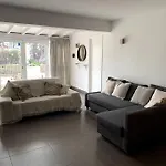 Front House 'casa Neen' Vakantiehuis *
