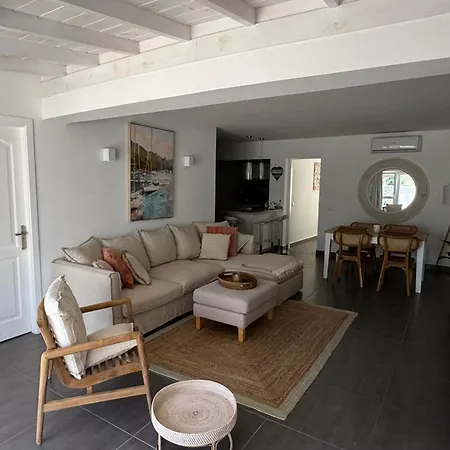 別荘 Front House 'casa Neen'