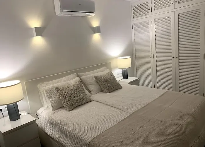 Front House 'casa Neen' 펜션